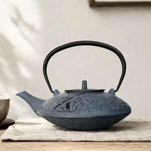 OLD DUTCH  Tetsubin Style Cast Iron Teapot w/ Stainless Infuser Blue Bamboo